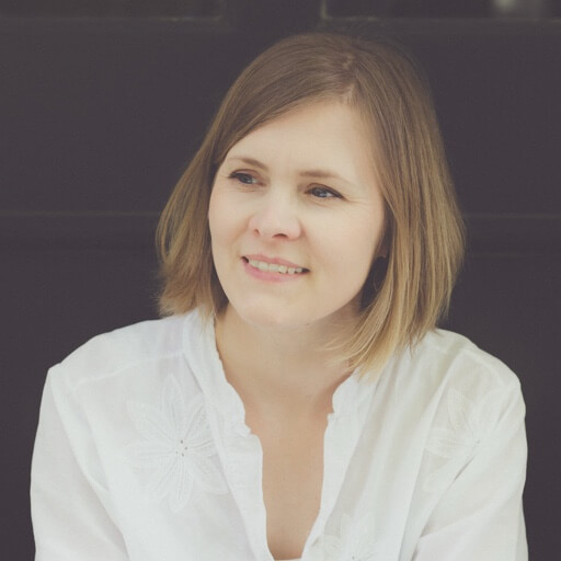 Photo of Dr Claire Plumbly